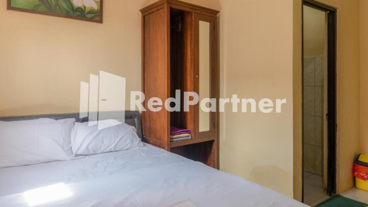Vandhela Homestay Syariah RedPartner Surabaya Luaran gambar