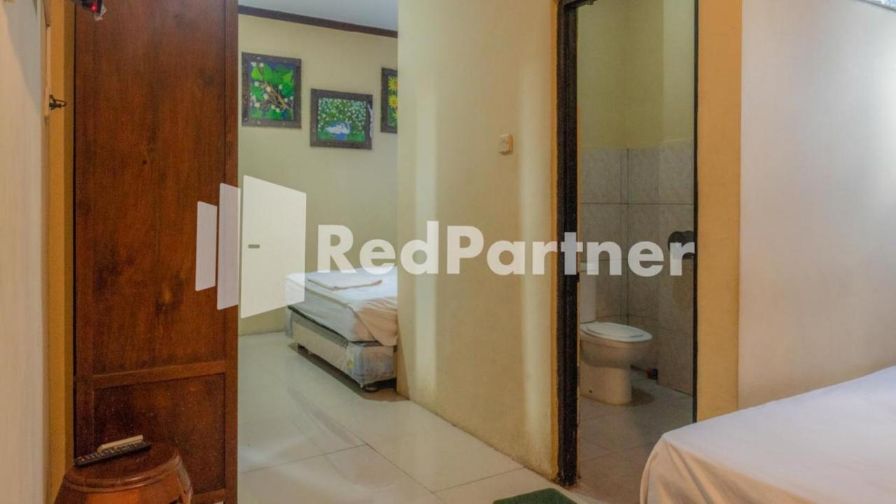 Vandhela Homestay Syariah RedPartner Surabaya Luaran gambar