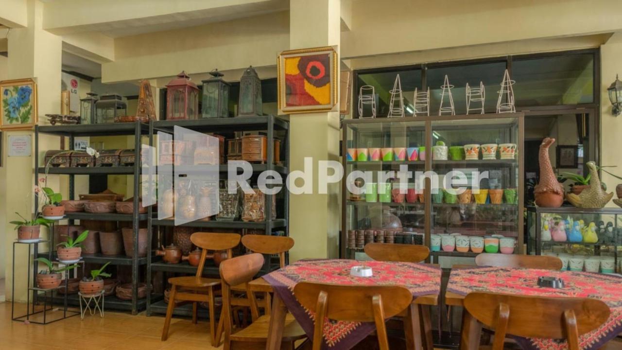 Vandhela Homestay Syariah RedPartner Surabaya Luaran gambar