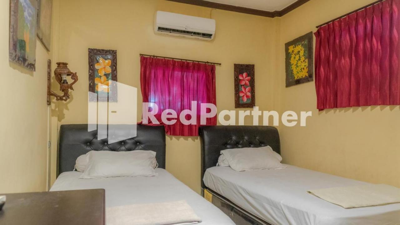 Vandhela Homestay Syariah RedPartner Surabaya Luaran gambar
