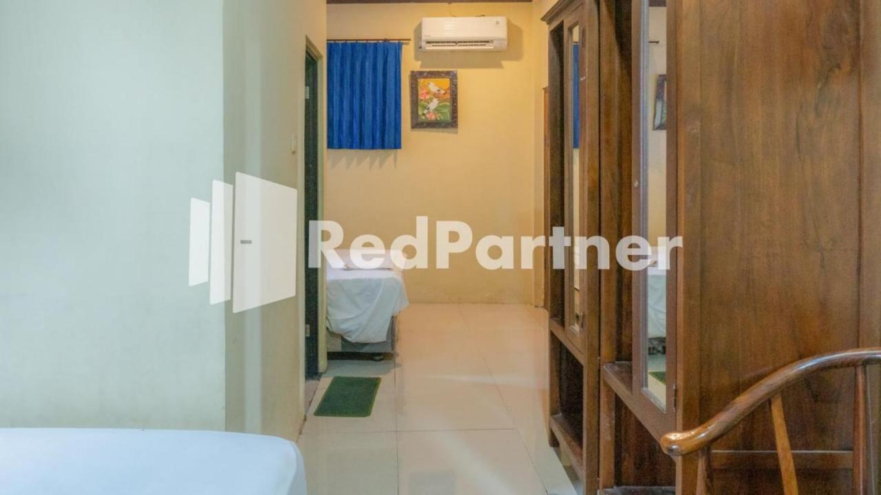 Vandhela Homestay Syariah RedPartner Surabaya Luaran gambar